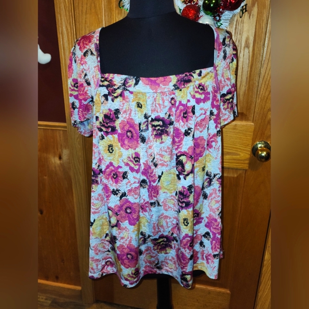 Jacqueline Smith pull over blouse size one x